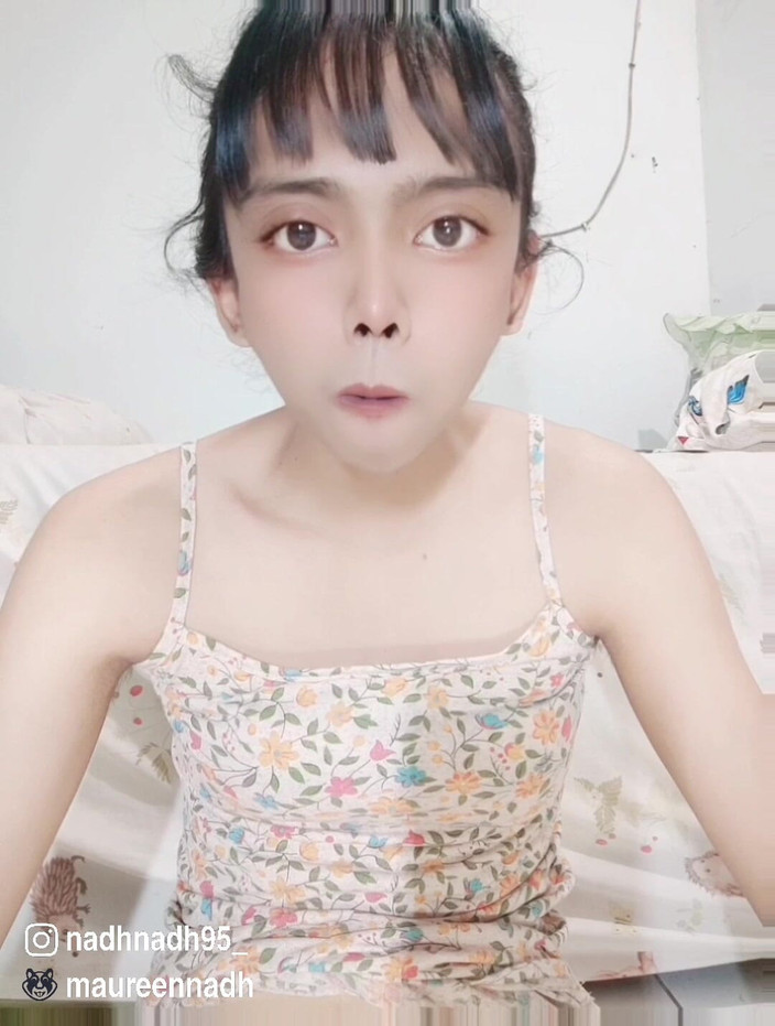 MaureenNadh: Lần đầu tiên nếm tinh dịch của riêng tôi. sục cu...