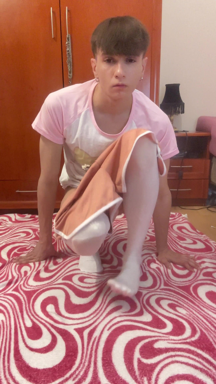 FemmeTwunkie: Kitty Femboy dedeándose y divirtiéndose con consolador