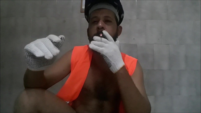 Stink HairyMale: Người đàn ông rậm lông tôn sùng nước bọt