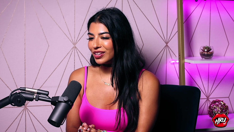 Holly Randall Productions: Från Icu sjuksköterska till Bollywood vuxenstjärna: Jasmine Shernis vilda karriär...