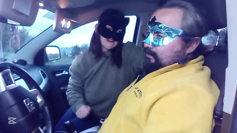 Mois Fantasys: Uderzanie twarzą w samochodzie