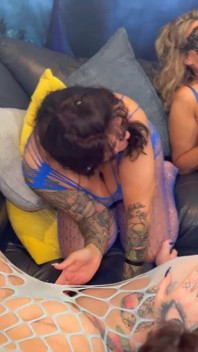 Gangbang kejutan songsang