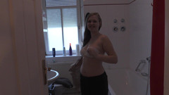 Casting66: Julia Pissing