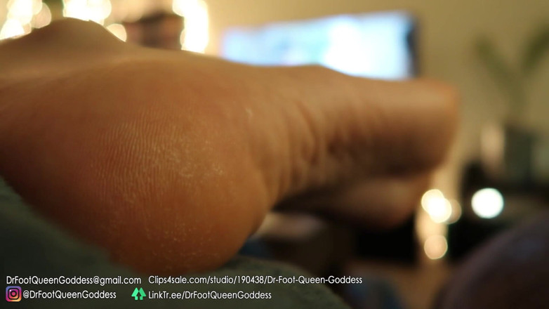 Dr. Foot Queen Goddess: Rahatlatıcı kanepe tabanları bölüm 5