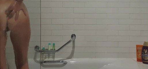 Limbetm: seksi larki shovar leti hai garm sharir