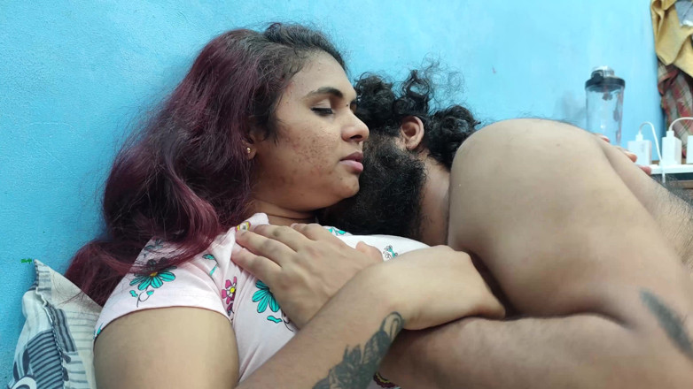 Vaigavarun45: Ciuman dan jilat muncrat