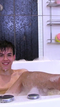 Alexandre Lee teen boy bath time jerk off