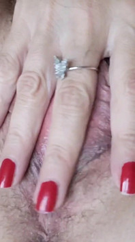 Instructions de branlette sexy pour mes fans ... Gros seins et chatte poilue avec chatte creampie