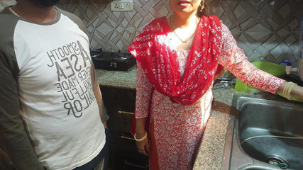 Hornycouple149: Üvey anne büyük götünden sert sikiliyor ve üvey oğluyla edepsizce konuşuyor