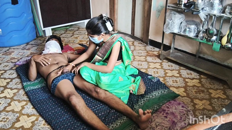 Desishycouple: हरी साड़ी में शिवानी तैयार हो रही है। बिना काटे पूरा वीडियो.