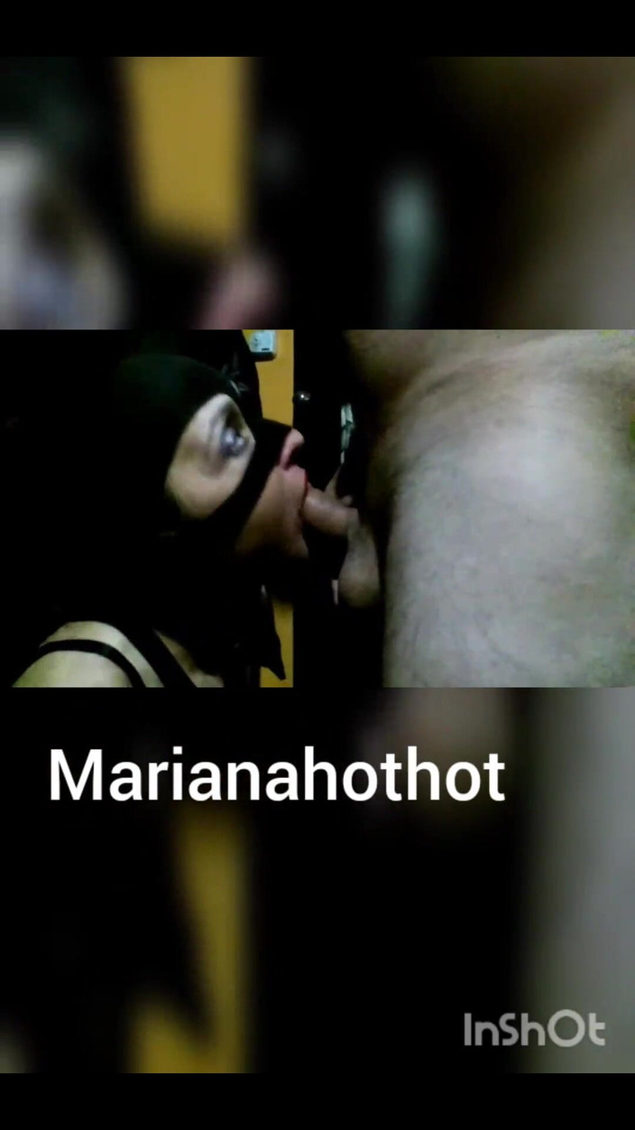 Marian sofar: Marianahothot si vždy hraje s ptákem