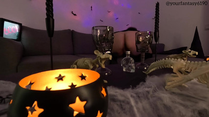 Your fantasy studio: Big Booty Bad Witch twerks a prdy jako blázen