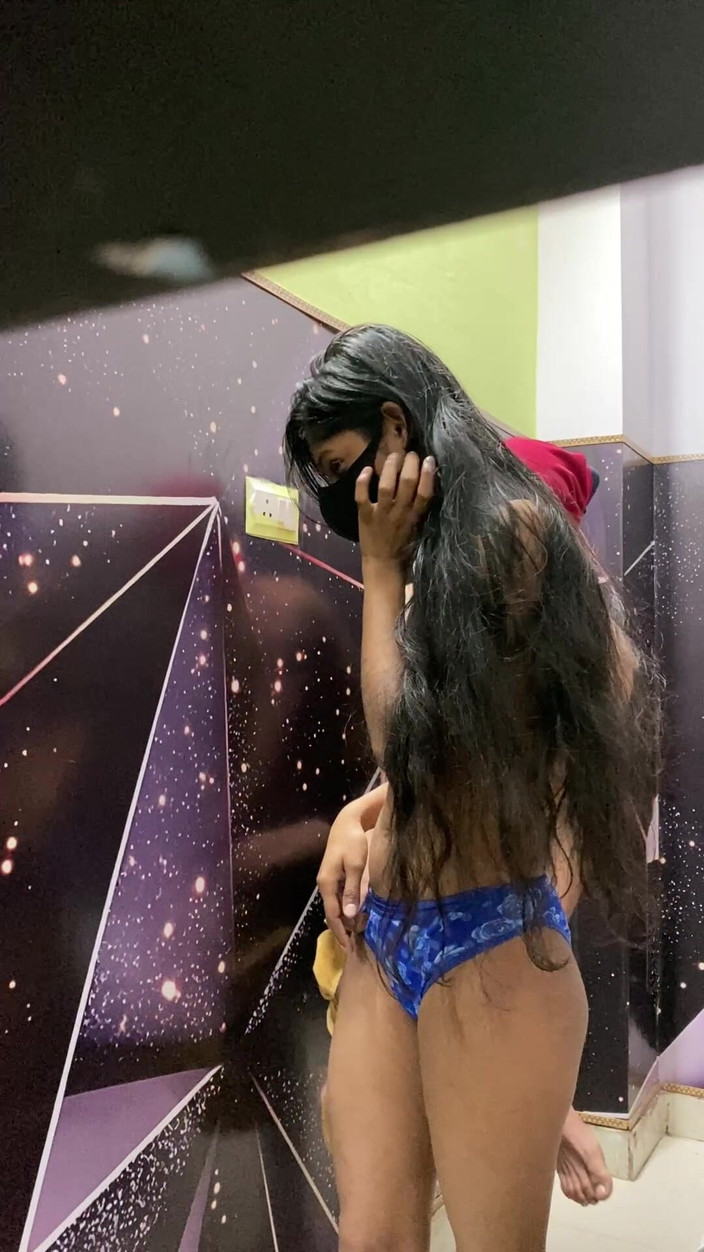 Bracing Safari 4: 인도 핫한 여친이 호텔에서 BF 하드코어 섹스로 만나다