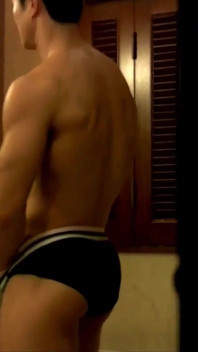 Peterfever Muscular Jock Peter Le Showers Solo on Cam