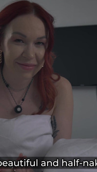 Mi-am futut sora vitregă virgină în ajunul Anului Nou în pat comun!