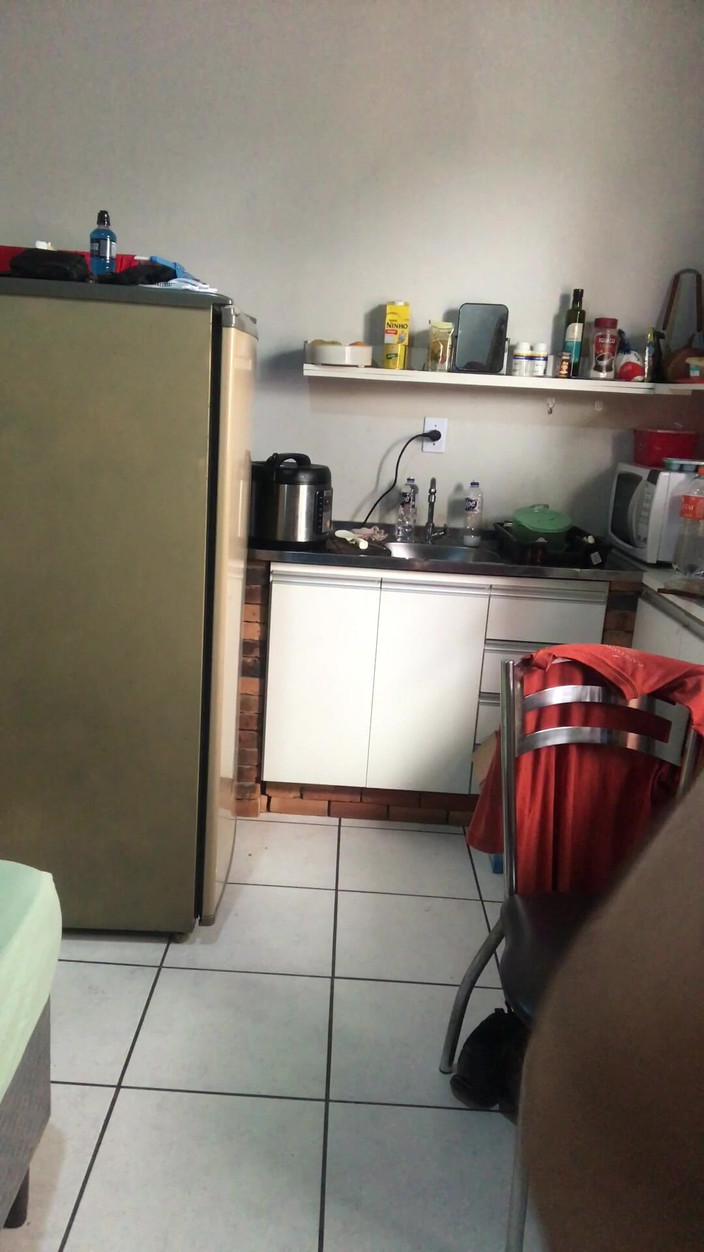 i7Bernard: Rumah baru, tandan anggur, seluar dalam jiran, pancuran mandi.