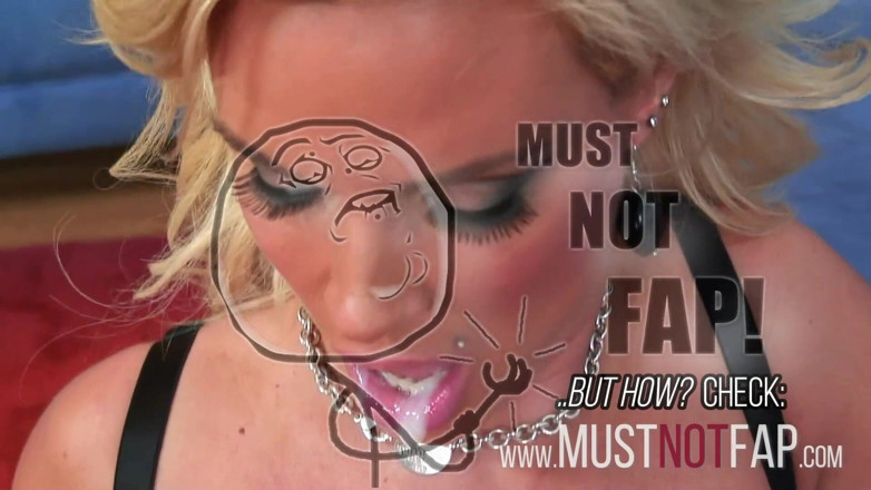 Leon Lambert Girls Twerk Parties CFNM: Une MILF mature sexy à gros nichons avec un gros cul,...
