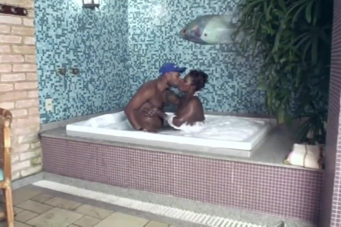 Bisex X: मैं, मेरी सौतेली मम्मी और मेरा बॉयफ्रेंड!