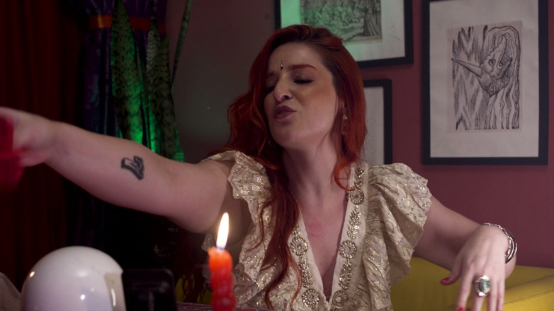 Quente club: Naughty Little Witch: Draining the Cuckold's Cash