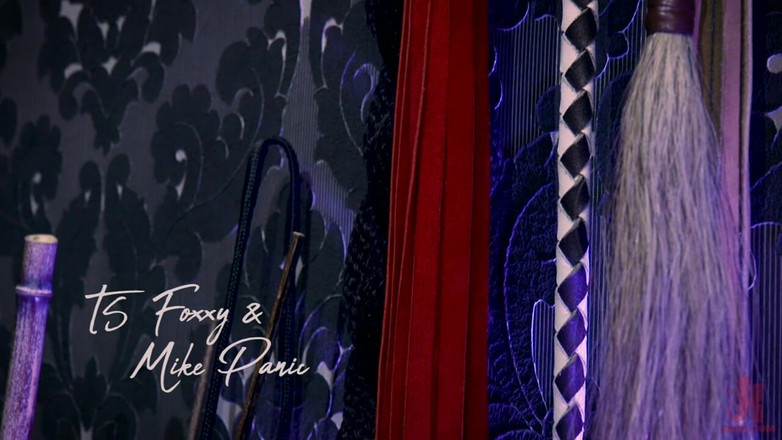 Kink TS: Punition par son copain : TS Foxxy baise le cul du...