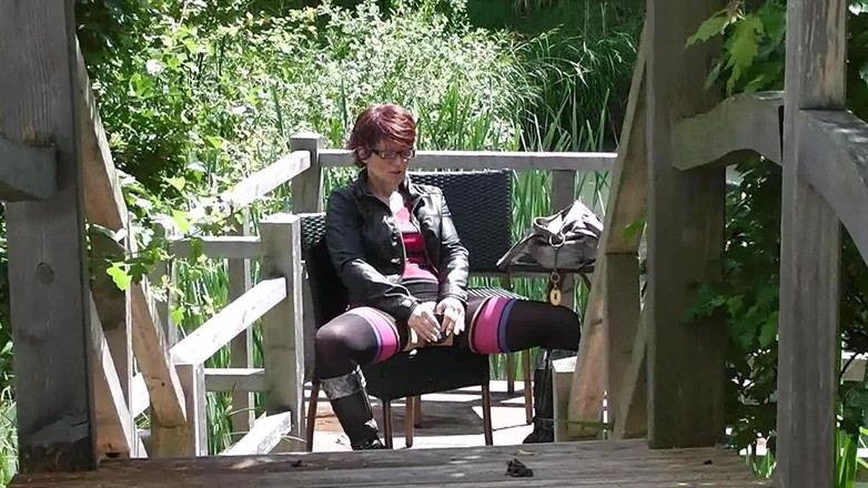 Popp Sylvie: Masturbovala v parku