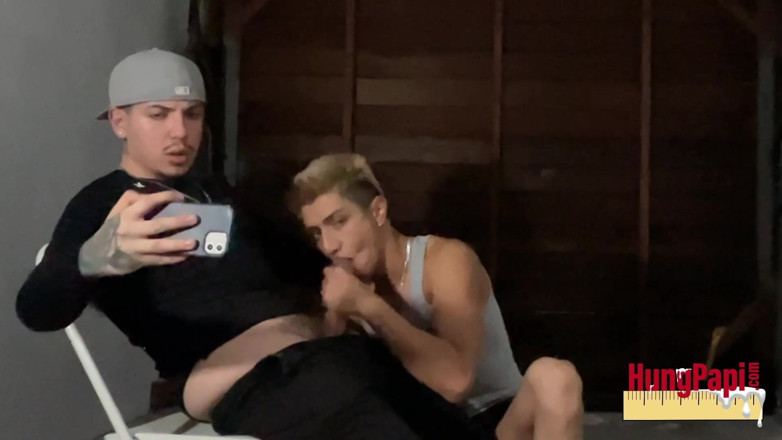 Hung Papi: 갱 깡패 자지를 빨아주는 게이 Cholo