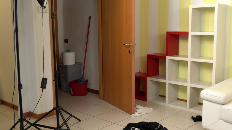 Ferrero anal experience: Nos bastidores, a italiana que escolheu o elenco é fodida no...