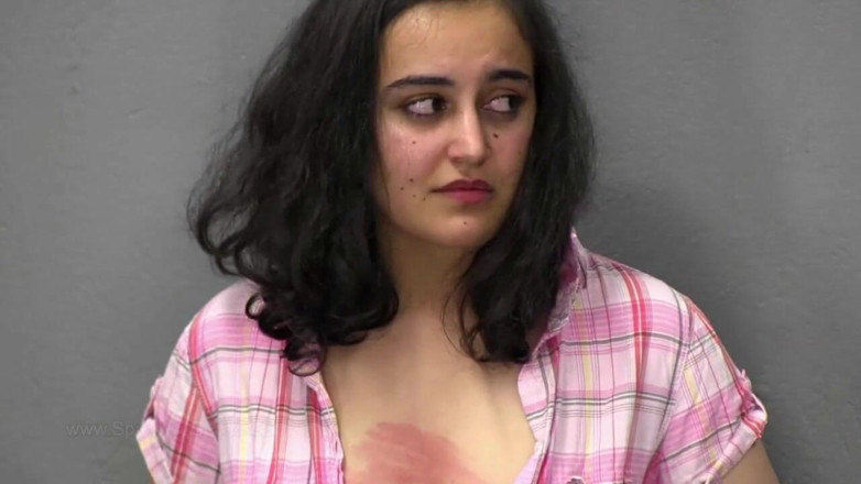 Spanking Server: Yasmeena borststraf