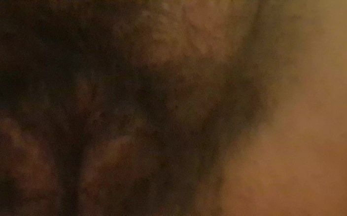 Mommy big hairy pussy: Волосатая вагина зрелой милфы крупным планом