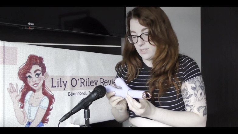 Lily O'Riley: Ulasan NSFW tentang Getaran Kelinci Modular
