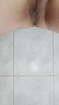 Så här ska en bra slampa raka hennes fitta