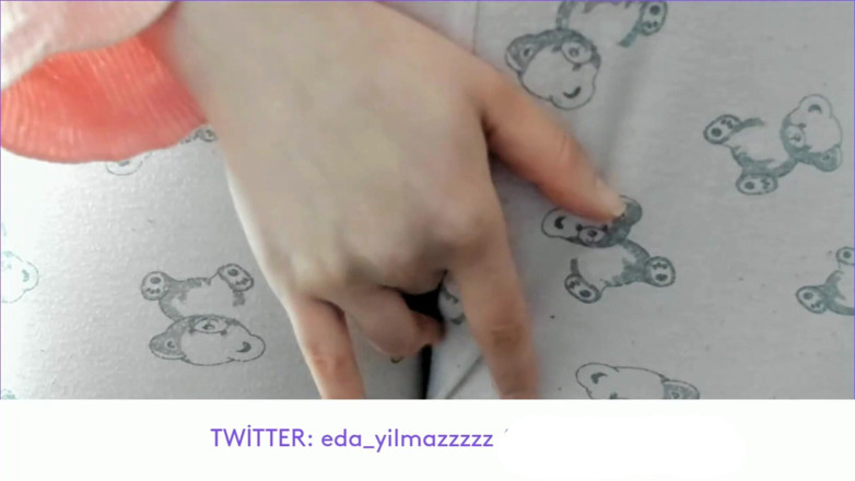 bigass_sexy_bigboobs: MASTURBARE ÎN PIJAMA - FRECARE DE PIZDĂ CU PIJAMA