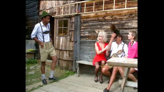 Vintage Climax: Sexy milfky mají orgii venku