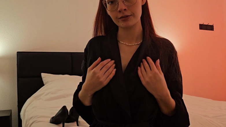 petitesubkitten: Pov sextape cuckold - cô ấy đụ một con cu thực sự trong...