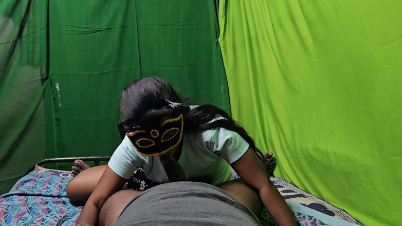 Tamilnilavu: Tamil-vrouw pijpbeurt aan echtgenootvriend