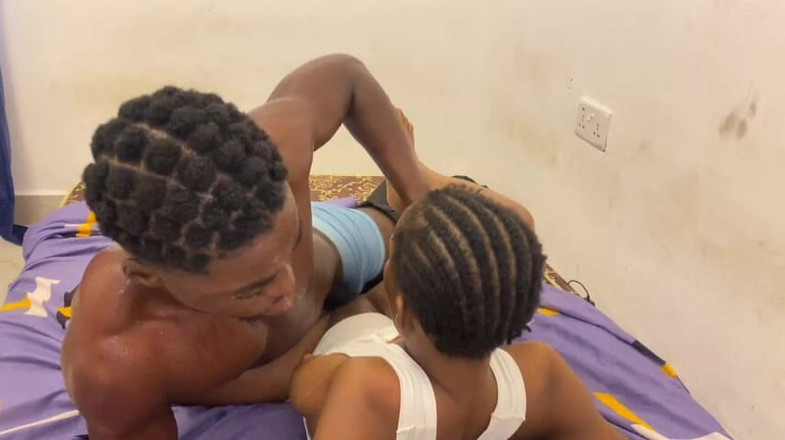 Horny Africans: Inmovilizado Y Follado Como Una Puta