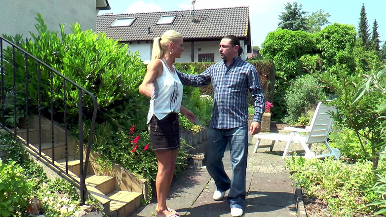 MILF and Big Wet Tits XXX: Séance De Sexe En Plein Air Avec Une MILF Aux...