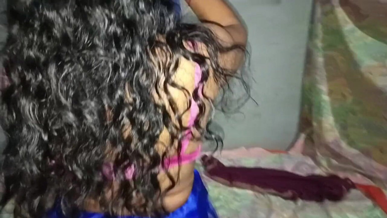 Savita5343: Devar ne mujhe kapde cambiar Karte Huwe dekh Liya o...