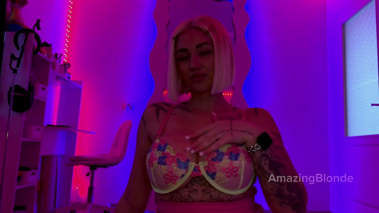 Amazing Blonde: 彼女はシャン・ツンみたいに俺の魂をチンポで吸い取ろうとしてる