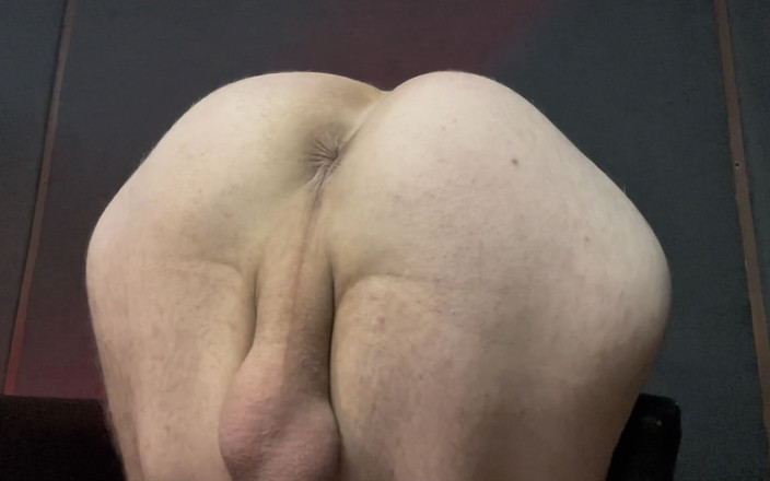 Fem Bi: Uită-te la fundul meu sexy