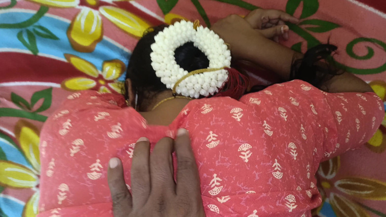 Wonder: Ilakkiya si užívá šukání zezadu