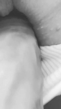 Stare domowe wideo z drobną owłosioną cipką moją pasierbicą. Sekret w majtkach