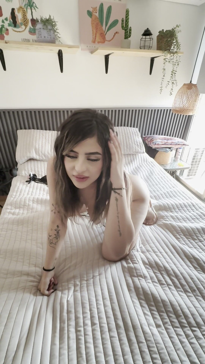 MAPI_GARCIA: プロの写真家が撮影の最中に私にチンコをしゃぶらせる