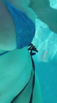 Artemisia love sexy bikini grandes tetas bajo el agua fetiche en la piscina
