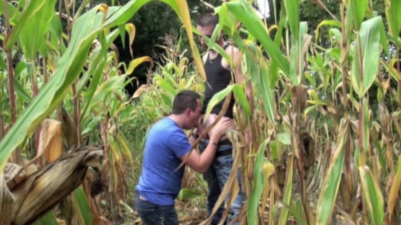 Crunch Boy: Flat boy fucked by twink in exhib outdoor