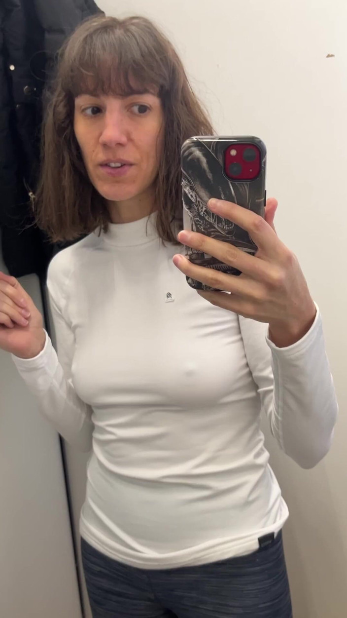 Lety Howl: Saya dikongkek dalam bilik decat fitting