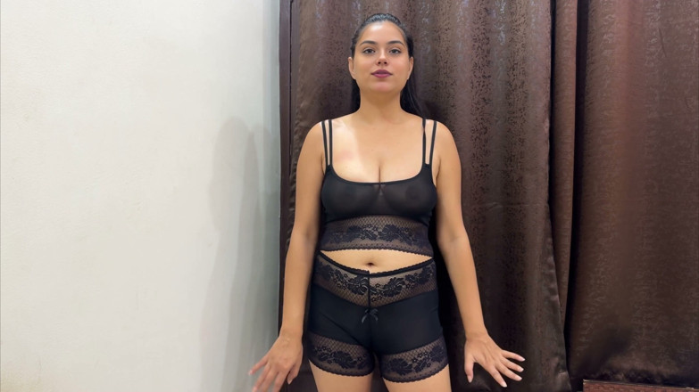 Hornycouple149: Min styvsyster vill lära sig att suga en kuk