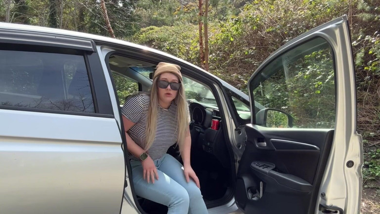 Emma Voyeur: Esperando a Mi Amigo Pero No Pude Aguantar Y Mojar...