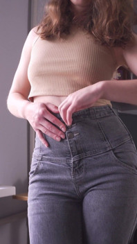 Tillbedja min perfekta röv i midjejeans