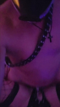 Cerda bigsexydaddyd hace que la dominadora Kat-licious chille de placer